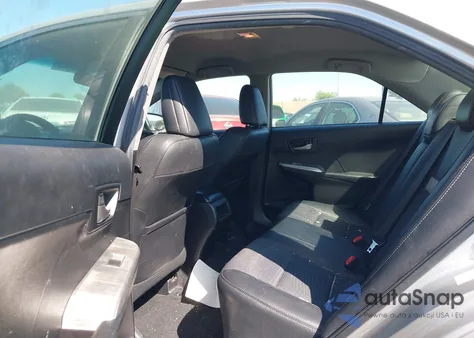 2014 Toyota Camry Se z USA, uszkodzony, nr VIN 4T1BF1FK8EU446074